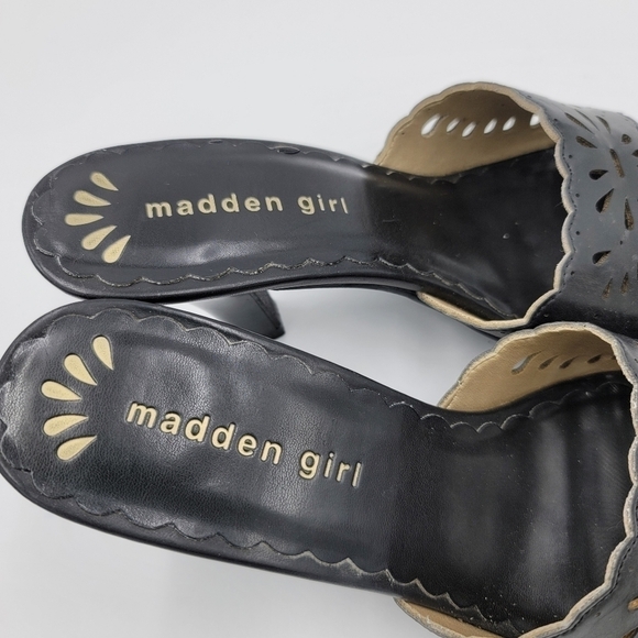 Madden Girl Black Corona Laser Cut Slides Size 7 Heels - Picture 6 of 11